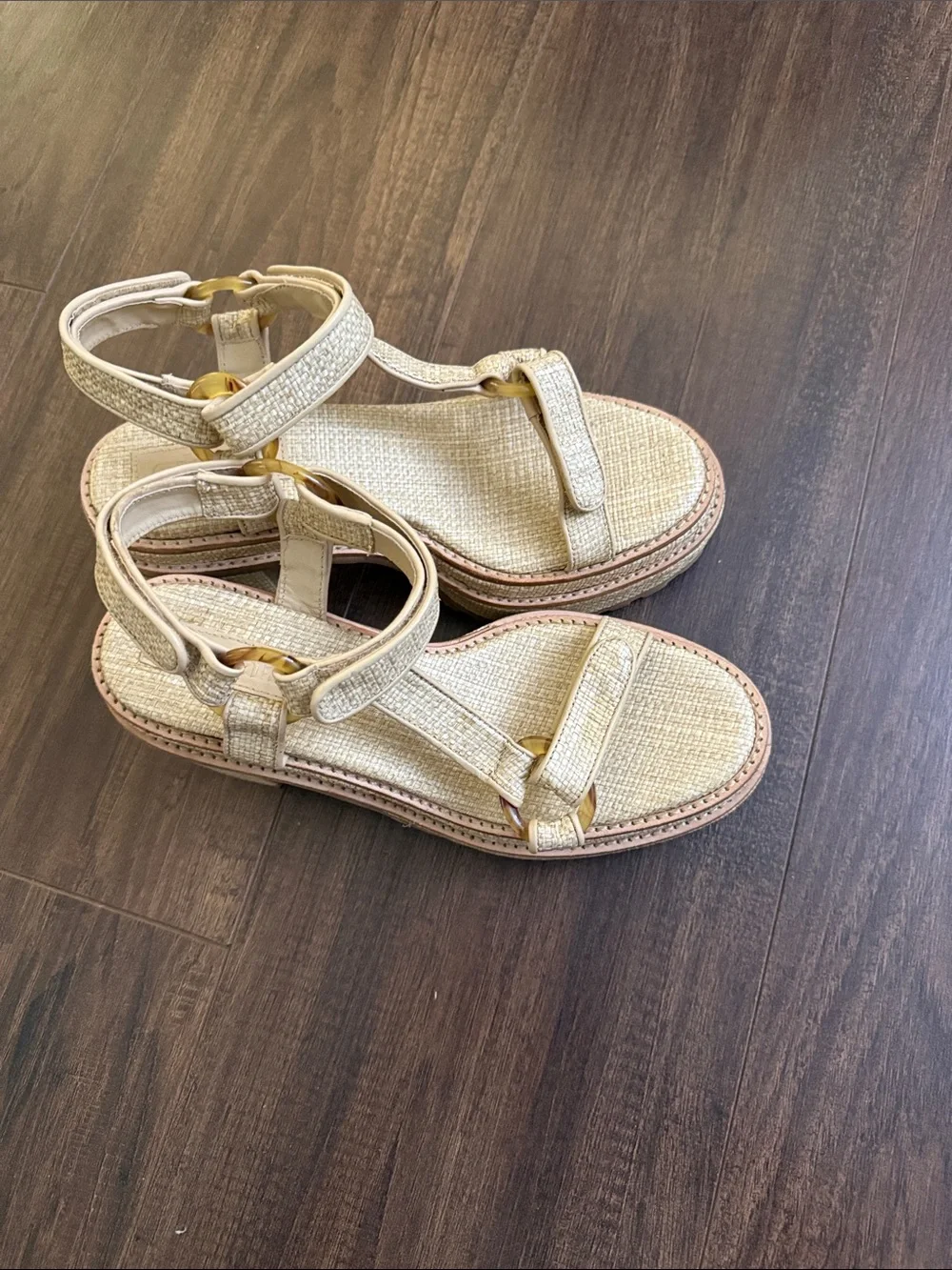cult gaia sculpted platform